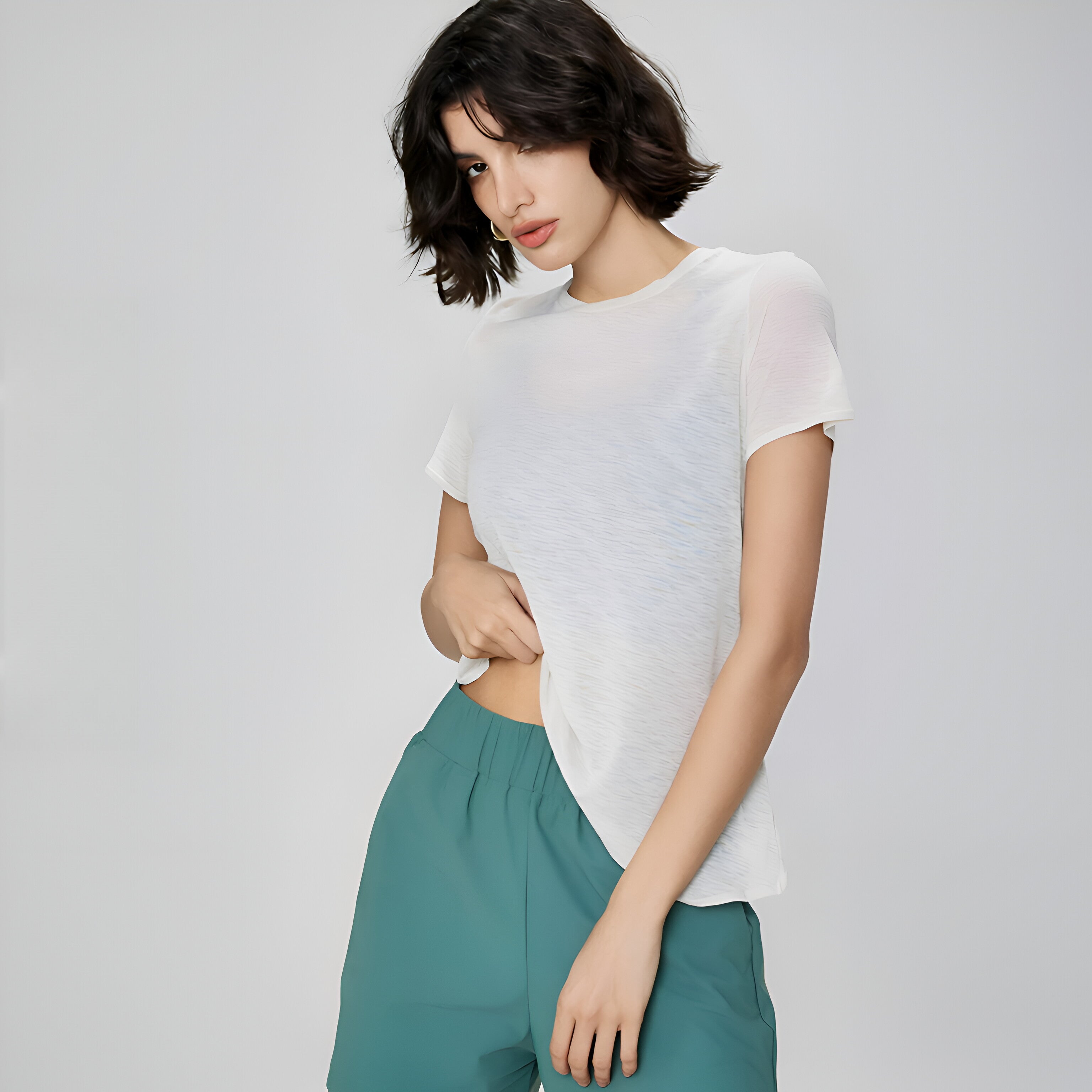 Textured Cut-Out Round Neck Short Sleeve T-Shirt