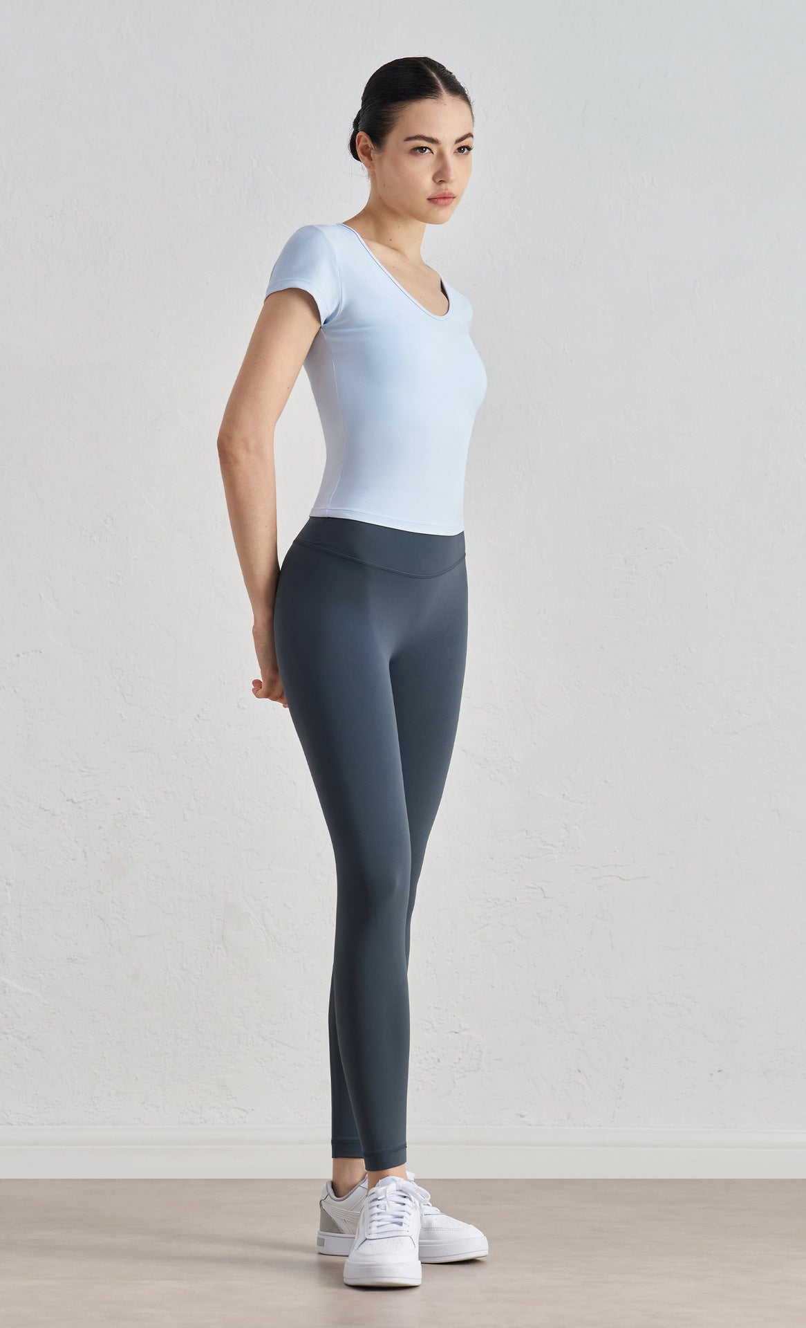 Women Sculpting Yoga Top Fitted Waist Short Sleeve Workout