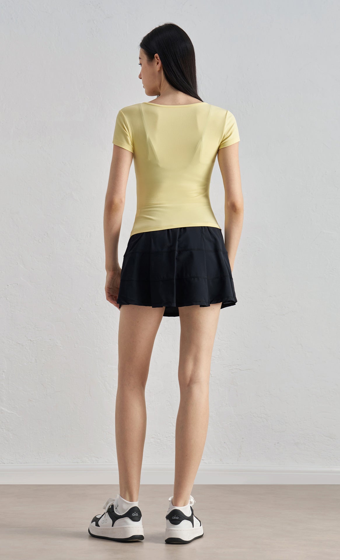 Women Sculpting Yoga Top Fitted Waist Short Sleeve Workout