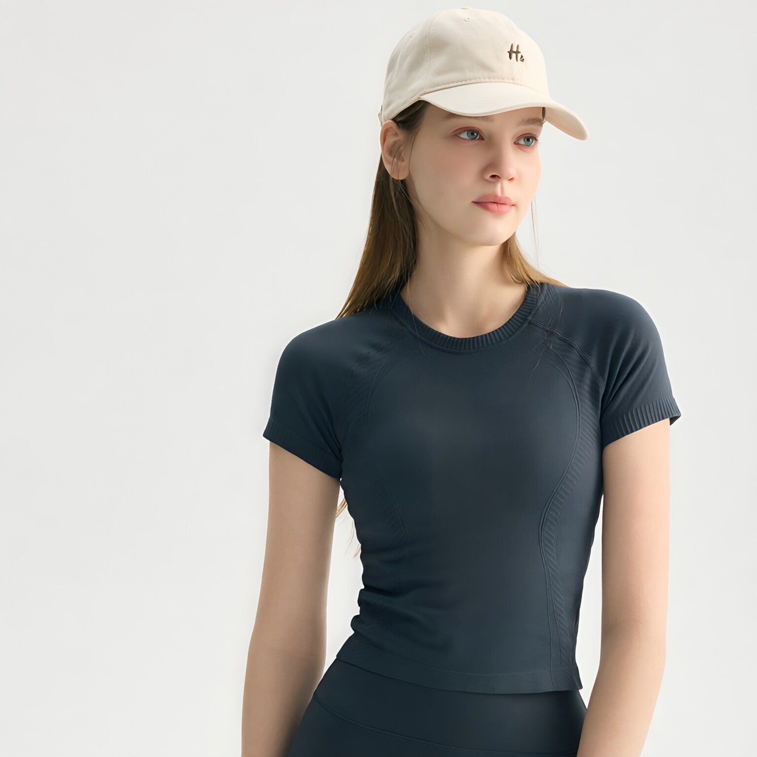 Women Seamless Yoga T-Shirt Quick Dry Breathable Round Neck Slimming